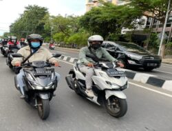 Pastikan Ban Motor dalam Kondisi Baik sebelum Berkendara di Musim Hujan untuk Memastikan Keamanan #Cari_aman