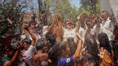 Prabowo Melakukan Tindakan Nyata dengan Memberikan Air Gratis Melalui Sumur Bor untuk Mengatasi Krisis Air di Indonesia