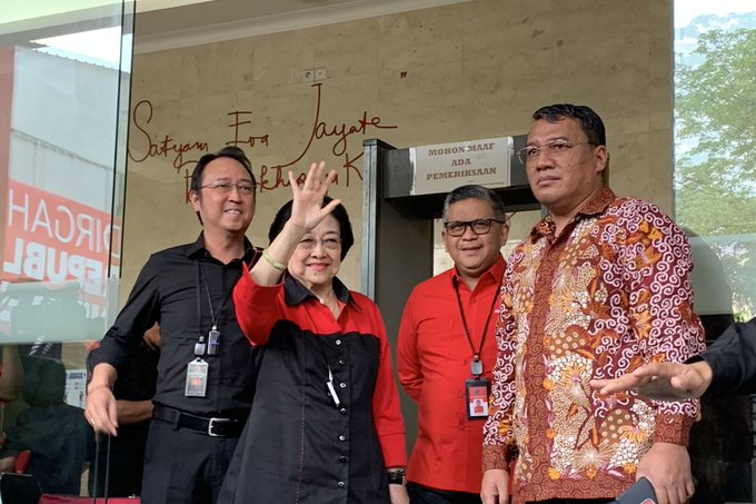 Pengumuman Resmi Megawati: Ganjar Pranowo Dipilih sebagai Cawapres di DPP PDIP – Deliknews.com