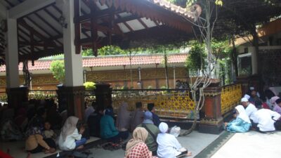 Makam Gus Dur Dibanjiri Peziarah dari Seluruh Indonesia Saat Libur Akhir Tahun