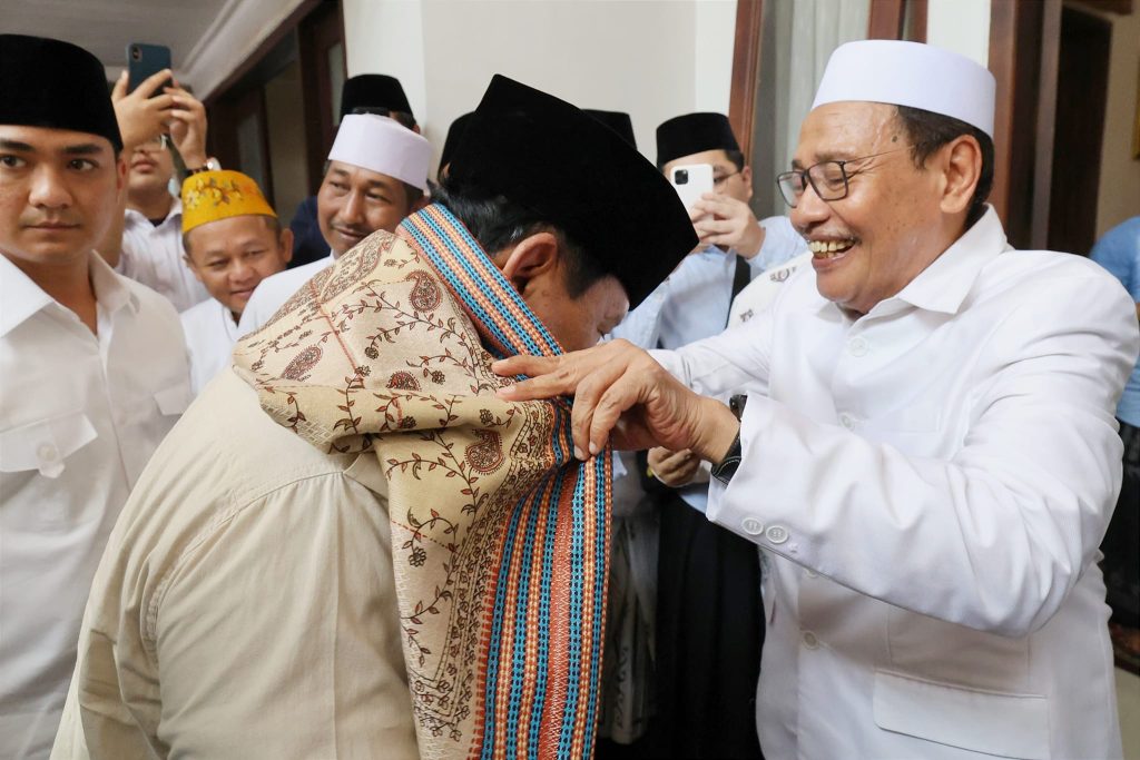 Dukungan Pimpinan Ponpes Buntet Cirebon untuk Prabowo-Gibran dalam Pemilihan Presiden 2024