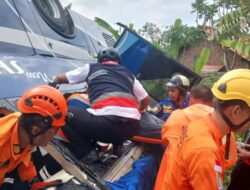 Bus Shantika Terbalik di Tol Semarang-Pemalang, 2 Orang Meninggal