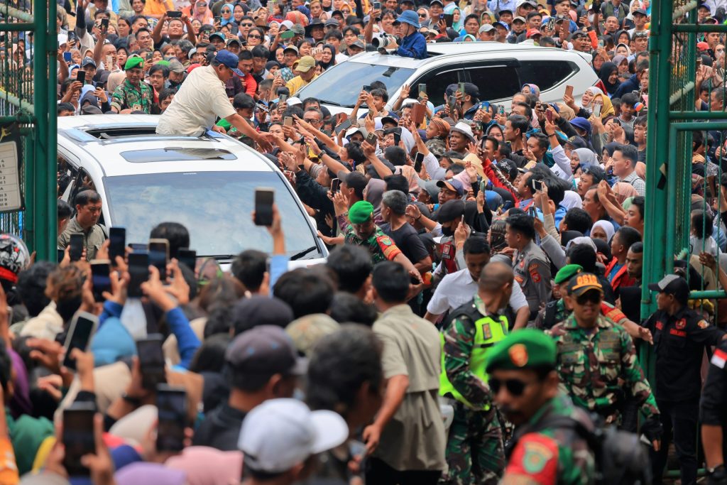 Ribuan petani dan peternak sumringah menyambut kedatangan Prabowo di Sumedang