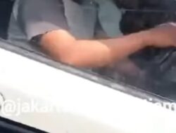 Berlagak seperti Koboi, Pengemudi Mobil di Mampang Mengaku Menggunakan Korek Api yang Mirip Pistol