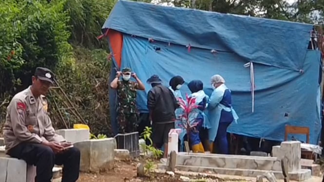 Makam Seorang Pria di Garut Dibongkar, Kematiannya Dianggap Tak Wajar