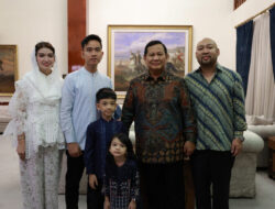 Eid al-Fitr 1445 H, Prabowo Subianto Hosts Halal Bihalal with Gibran and Family in Kertanegara