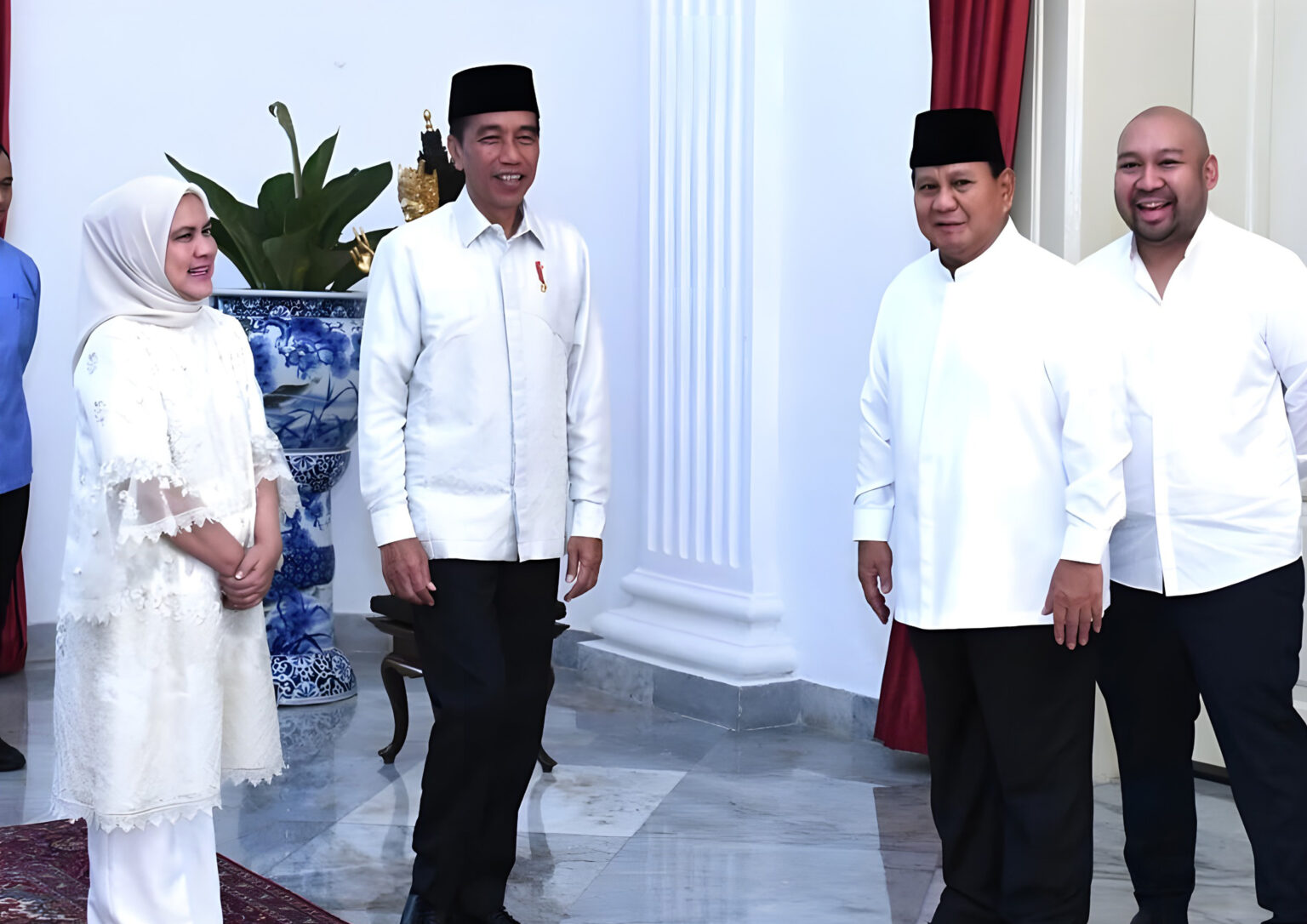 Prabowo Subianto dan Jokowi Bersama-sama Sarapan di Istana Negara pada Hari Kedua Lebaran