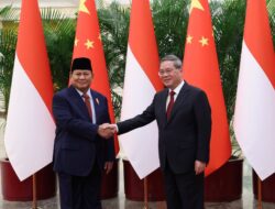 Prabowo Berdiskusi dengan PM Li Qiang tentang Peningkatan Kerja Sama Indonesia-Tiongkok