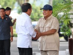 Prabowo Subianto Meets Jokowi at Halim Airport, Extends Birthday Greetings Face-to-Face