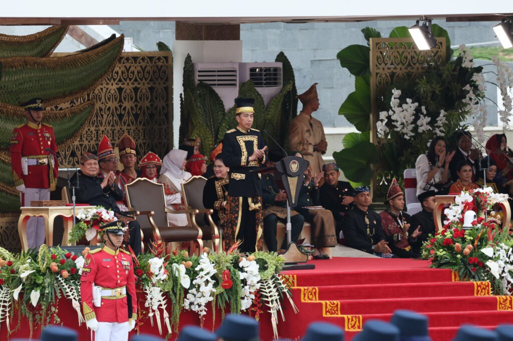 Intimate Moments Shared by Prabowo Subianto and President Jokowi During the 79th RI Independence Day Ceremony