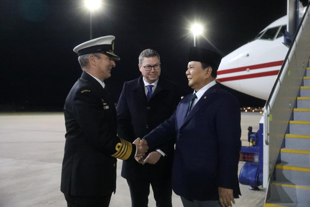 Prabowo Subianto Welcomed with Honorary Guard as He Arrives in Canberra for Official Visit