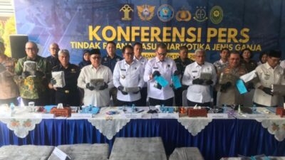 Bea Cukai Teluk Bayur dan BNNP Sumbar Menemukan Ratusan Paket Ganja Setelah Memeriksa Dua Mobil