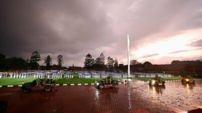 Prabowo Subianto Marches with Cabinet Generals in the Rain: “Leaders Must Experience What Soldiers Do”